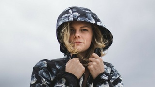 Женщина в куртке / Фото: unsplash.com