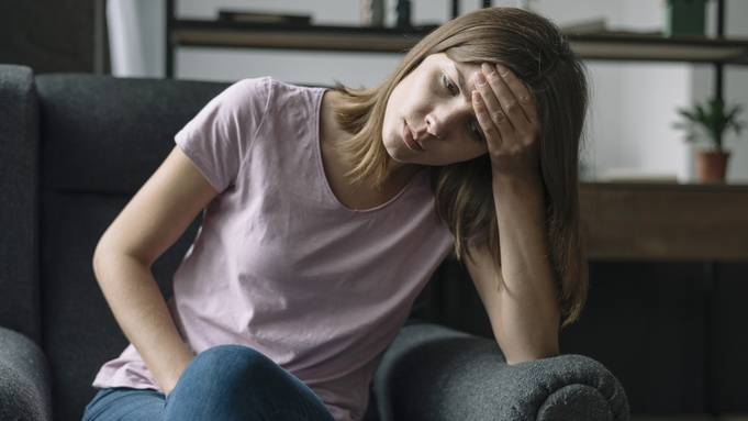 Опечаленная девушка. Проблемы / Фото: freepik.com