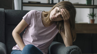 Опечаленная девушка. Проблемы / Фото: freepik.com