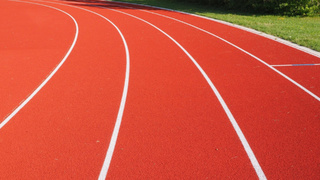 Беговая дорожка на стадионе / Фото: pxhere.com/ru/photo/911445