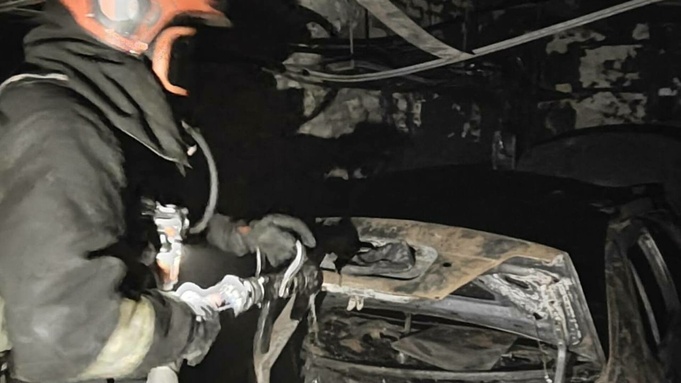 Загоревшийся автомобиль / Фото: ГУ МЧС России по Алтайскому краю