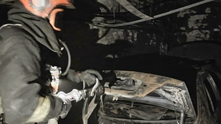 Загоревшийся автомобиль / Фото: ГУ МЧС России по Алтайскому краю