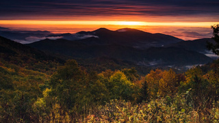 Рассвет в осенних горах / Фото: unsplash.com