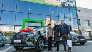 Livan X6PRO и семья Хажаевых / Фото: Семен Рогожников / amic.ru