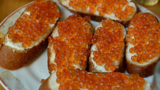 Бутерброды с икрой / Фото: pxhere.com/ru/photo/592500
