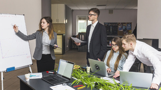 Коллектив компании. Работа / Фото: freepik.com