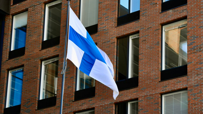 Финский флаг / Фото: unsplash.com 