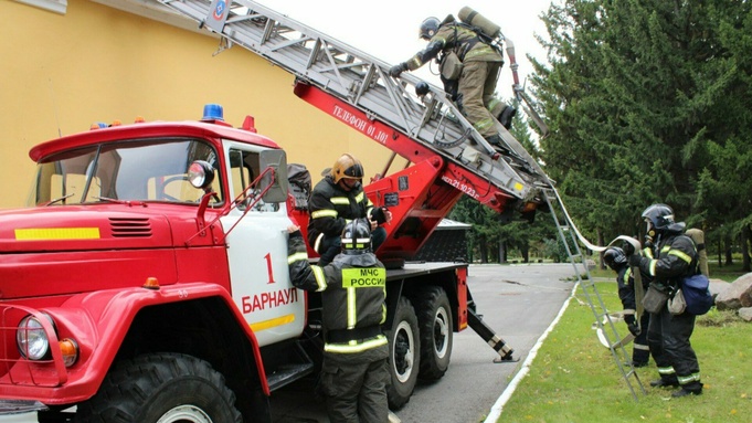 Пожарные учения / Фото: МЧС Алтайского края
