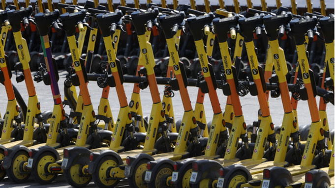 Электросамокаты "Яндекс Go" / Фото: Сергей Карпухин / ТАСС