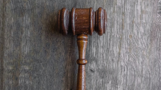 Молоток судьи / Фото: unsplash.com