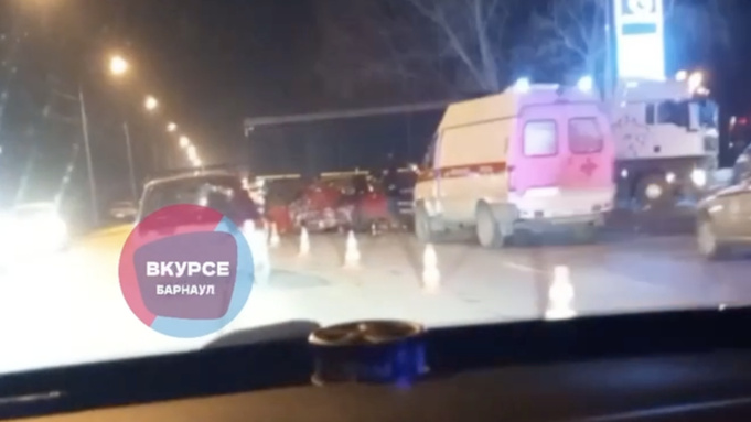 Место ДТП / Кадр из видео: "В курсе 22"