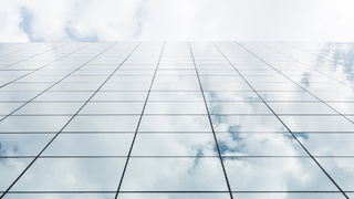 Структурное остекление здания / Фото: freepik.com