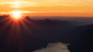 Рассвет в горах / Фото: unsplash.com / Go to Mario von Rotz's profile
Mario von Rotz