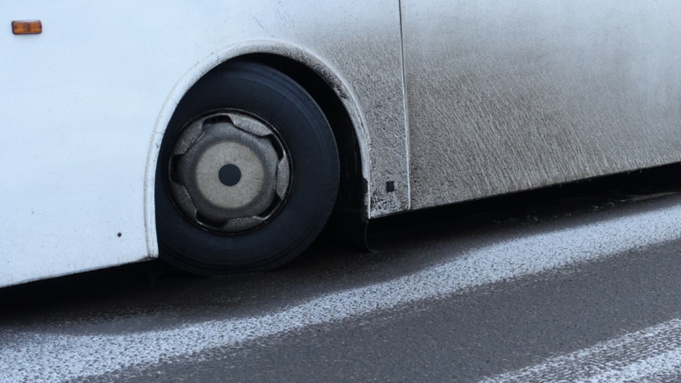 Автобус на скользкой дороге / Фото: pxhere.com/ru/photo/140710