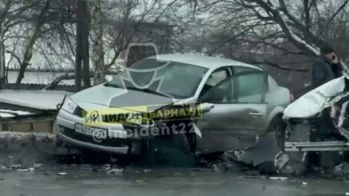 ДТП на Павловском тракте / Фото: "Инцидент Барнаул"