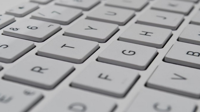 Клавиши / Фото: unsplash.com / Sergi Kabrera