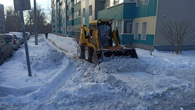 Уборка снега в Барнауле / Фото: t.me/barnaul_org