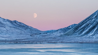 Горное озеро / Фото: unsplash.com / Daiwei Lu