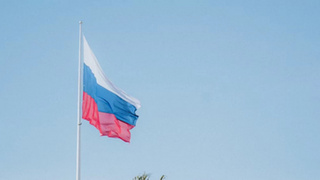 Российский флаг / Фото: unsplash.com / Sergey Beschastnykh