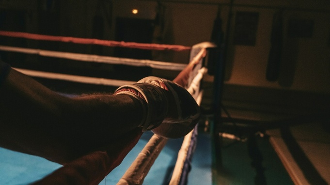 Боксер на ринге / Фото: unsplash.com
