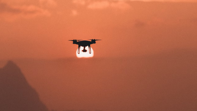 Беспилотник / Фото: unsplash.com / Jakob Owens