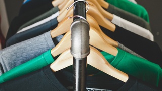 Вещи в гардеробе / Фото: pxhere.com