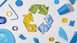 Пластиковые отходы. Переработка / Фото: freepik.com