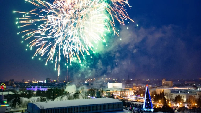Новогодний салют в Барнауле / Фото: amic.ru