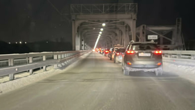 Пробка на Старом мосту / Фото: 2ГИС