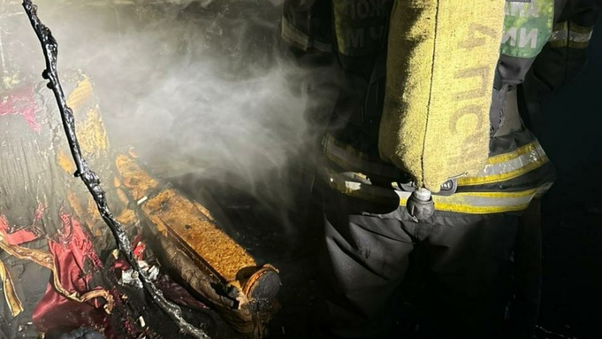 Пожар в Братском проезде / Фото: t.me/mchs_altkray