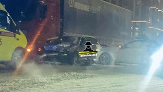 ДТП на ул. Солнечная Поляна в Барнауле / Фото: "Инцидент Барнаул"