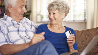 Семейная пара старшего возраста / Фото: gpointstudio / freepik.com