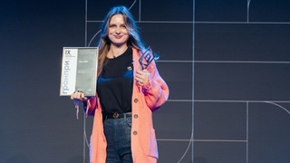 Вручение награды / Фото: Елена Конькова, CPO digital-продуктов билайна