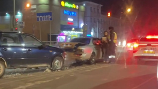 ДТП на перекрестке ул. Пионеров и пр. Калинина / Фото: "Инцидент Барнаул"