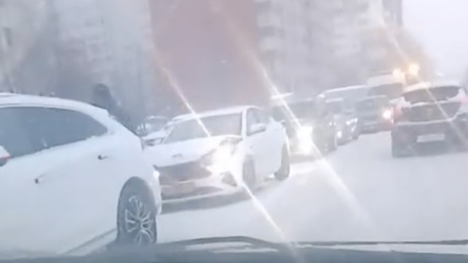 ДТП в Барнауле / Кадр из видео: "В курсе 22"