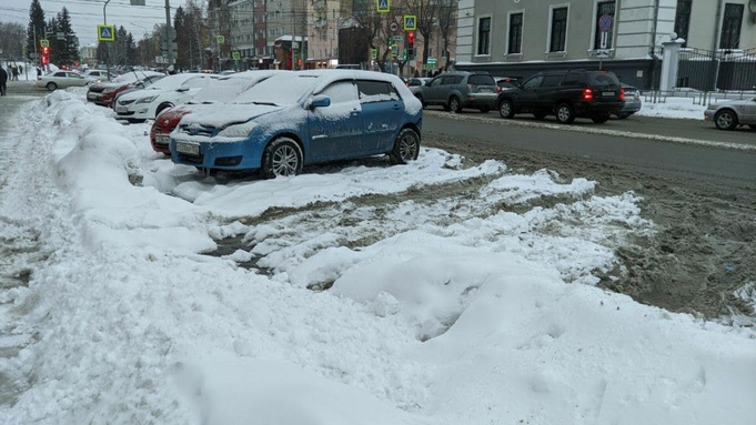 Барнаульская парковка зимой / Фото: amic.ru