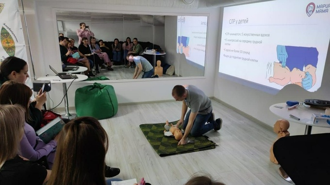 Курсы по обучению первой помощи детям / Фото: Евгения Чернова для "Мария мама"