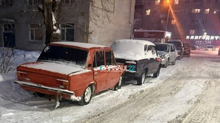 Автомобили на Новосиликатном / Фото: Barnaul22