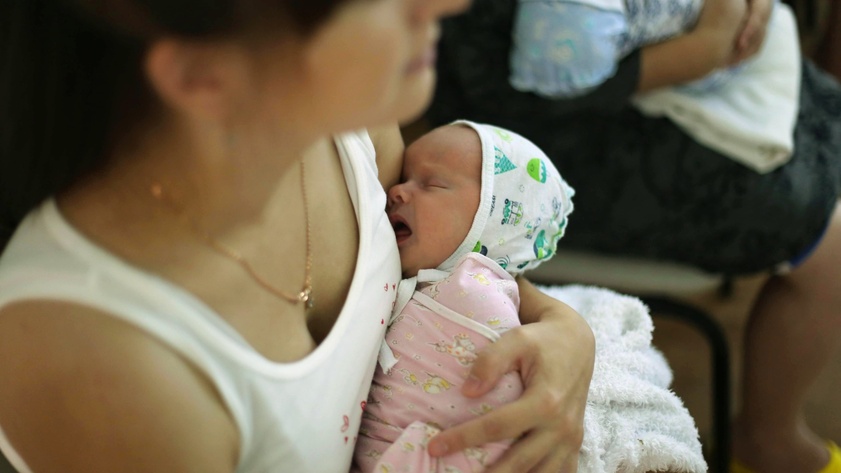 Мама с новорожденным / Фото: amic.ru