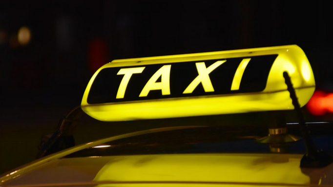 Автомобиль такси / Фото: unsplash.com / 
Waldemar