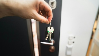 Ключи от квартиры / Фото: Jakub Żerdzicki / unsplash.com