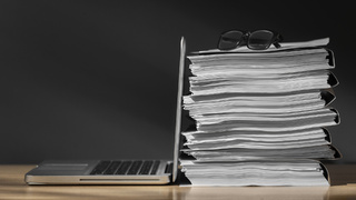 Отчет. Документы / Фото: freepik.com