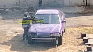Школьники разбили автомобиль в Барнауле / Фото: "Инцидент Барнаул"