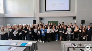 Участники акции "Наши семейные книги памяти" / Фото: АлтГПУ