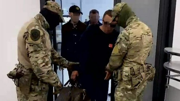 Кадры с задержанным / Фото: пресс-служба СУ СК России по Алтайскому краю