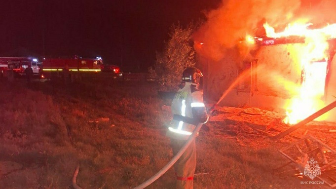 Пожар в Александровке / Фото: ГУ МЧС России по Алтайскому краю