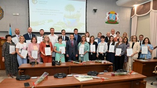 Награждение в администрации Барнаула / Фото: "Вечерний Барнаул"