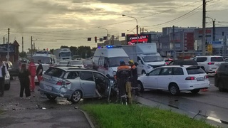 ДТП на Власихинской / Фото: Екатерина Смолихина / amic.ru