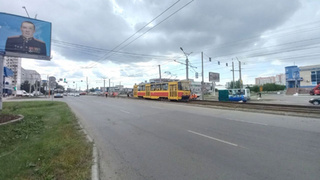 Трамвай на улице Попова / Фото: пресс-центр мэрии Барнаула