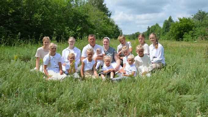 Многодетная семья  Зейбель / Фото: УСЗН по Благовещенскому и Суетскому районам 